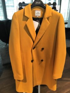 Senffarbener Mantel von Paul Kehl bei PKZ