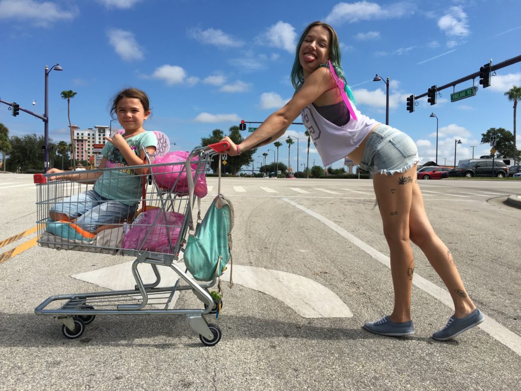 Bild aus dem Film The Florida Project