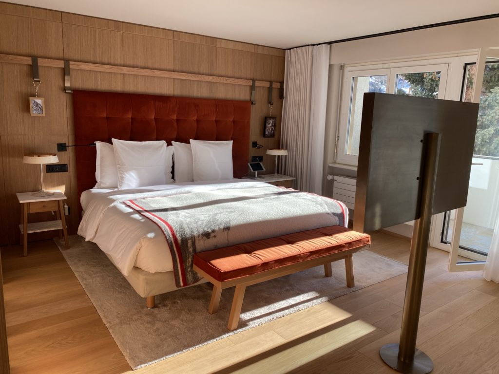 Bild des Hotelzimmer im Hotel Schweizerhof Zermatt