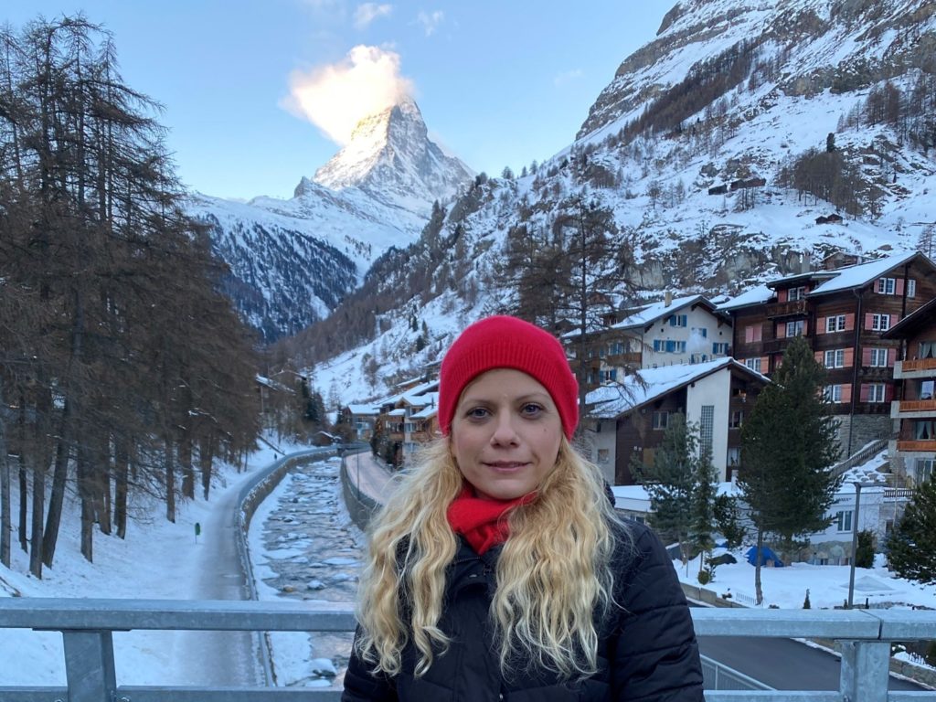 Bild von Daphne Chaimovitz vor dem Matterhorn