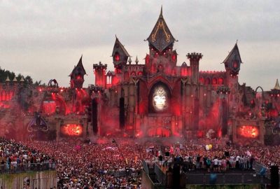 Bild von der Mainstage am Tomorrowland Festival 2015