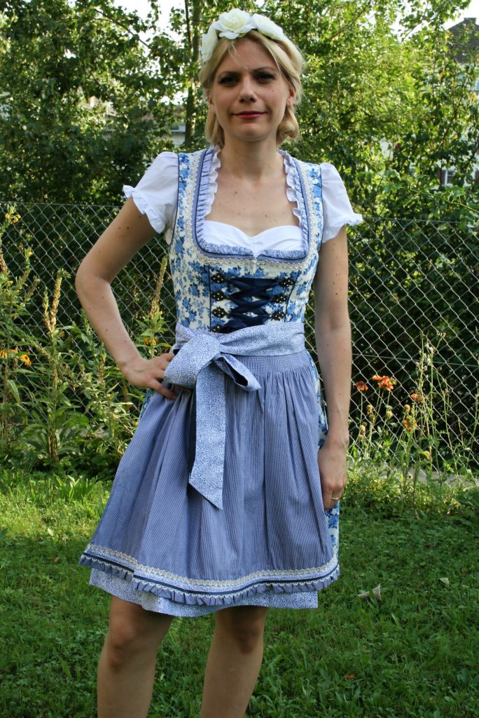 Bild von Daphne Oktoberfest im Kürger Dirndl Modell 44735