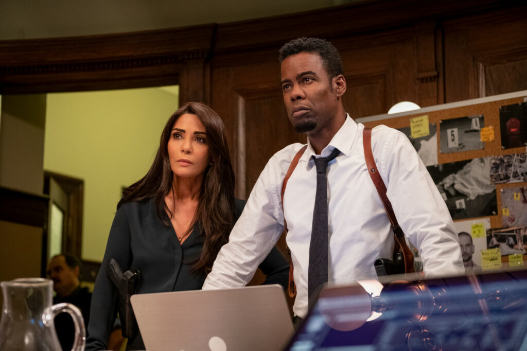 Die Idee zur Geschichte hatte Chris Rock, der ebenfalls die Hauptrolle spielt. Neben ihm steht kein geringerer als Samuel L. Jackson. Welche Rollen sie genau übernehmen, liest du gleich. Viel Spass beim neunten Kapitel.