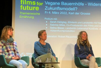 Bild der Gäste Selina Blaser, Sarah Heiligtag und Sabrina Gilles des Umweltfestivals films for future