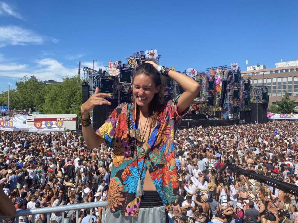 BIld von Tamy Glauser an der Street Parade