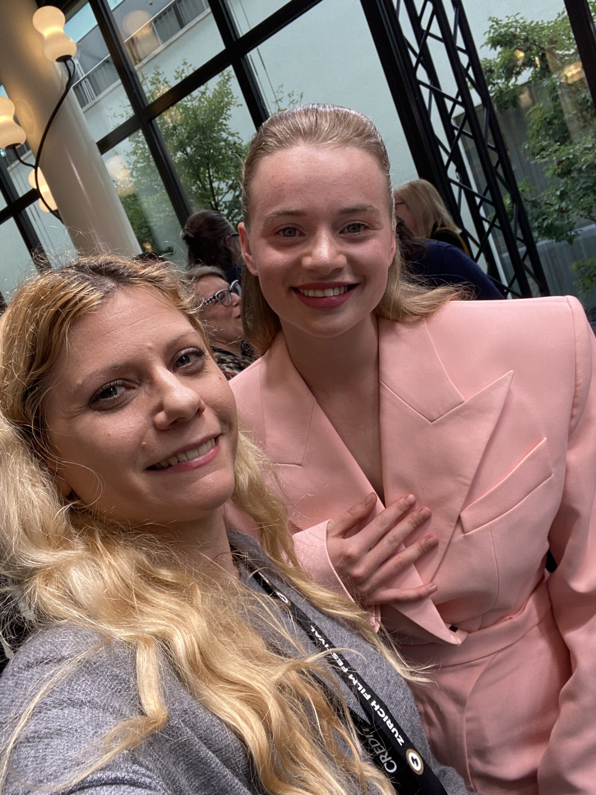 Bild von Luna Wedler und Daphne Chaimovitz