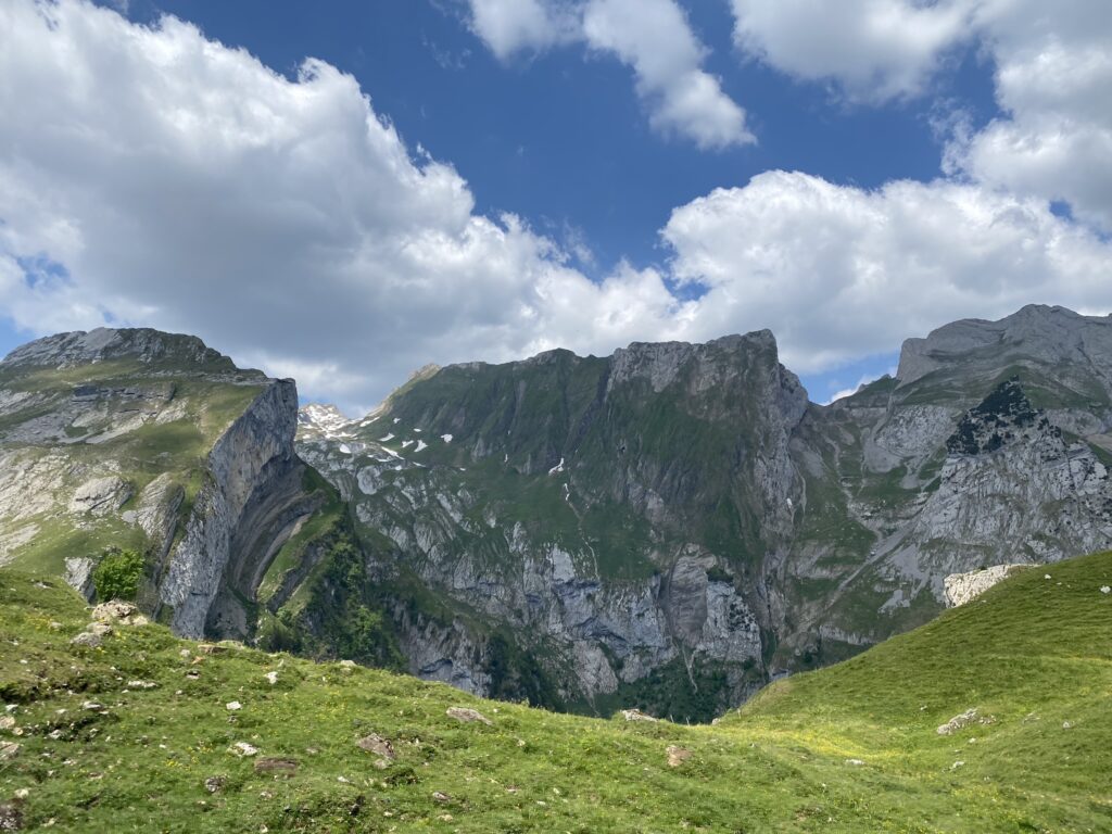 Bild von der Aussicht beim Aufstieg zur Meglisalp