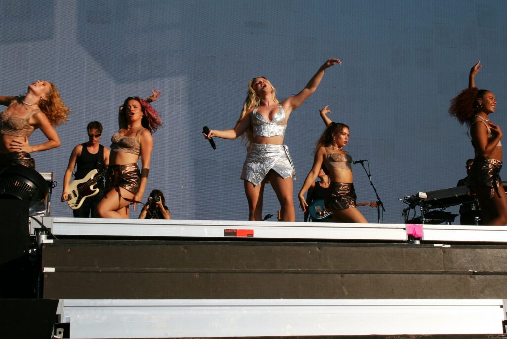 Bild von Zara Larsson am Zürich Openairs