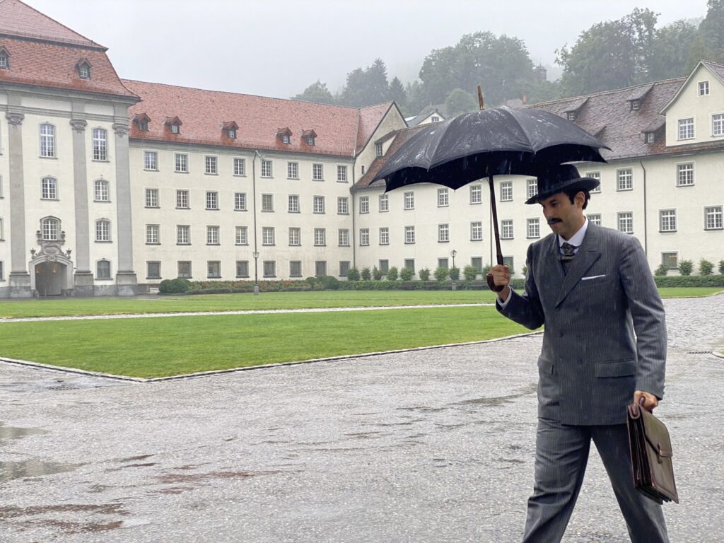 Bild von Max Simonischek am Filmset-Besuch «Friedas Fall»