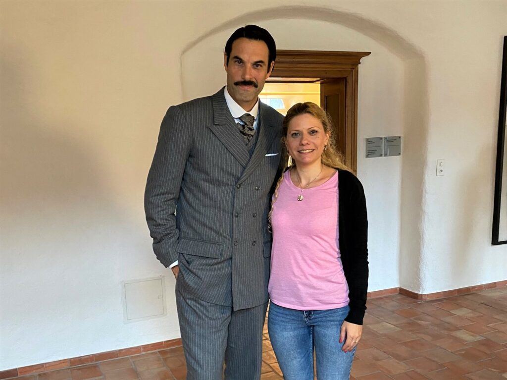Bild von Daphne Chaimovitz und Max Simonischek Filmset-Besuch «Friedas Fall»