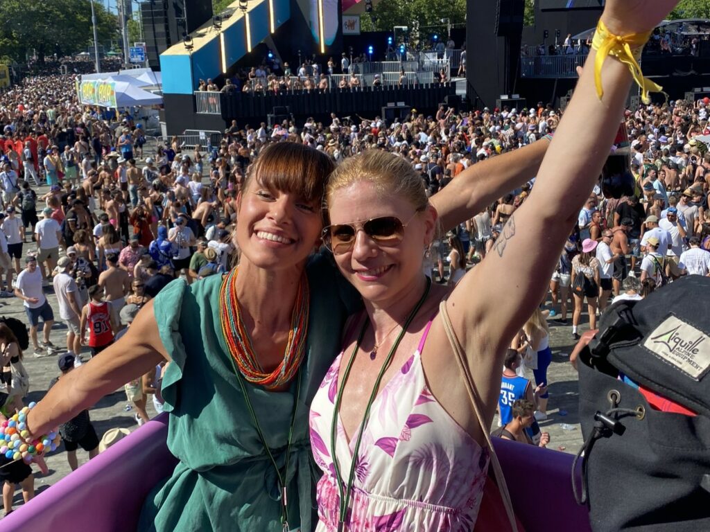 Bild von Debbie und Daphne Chaimovitz der 31. Street Parade