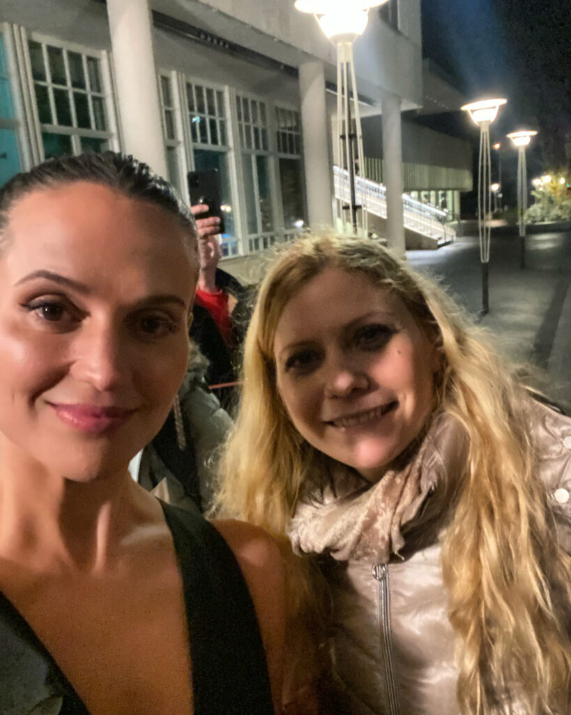 Bild von Alicia Vikander und Daphne Chaimovitz